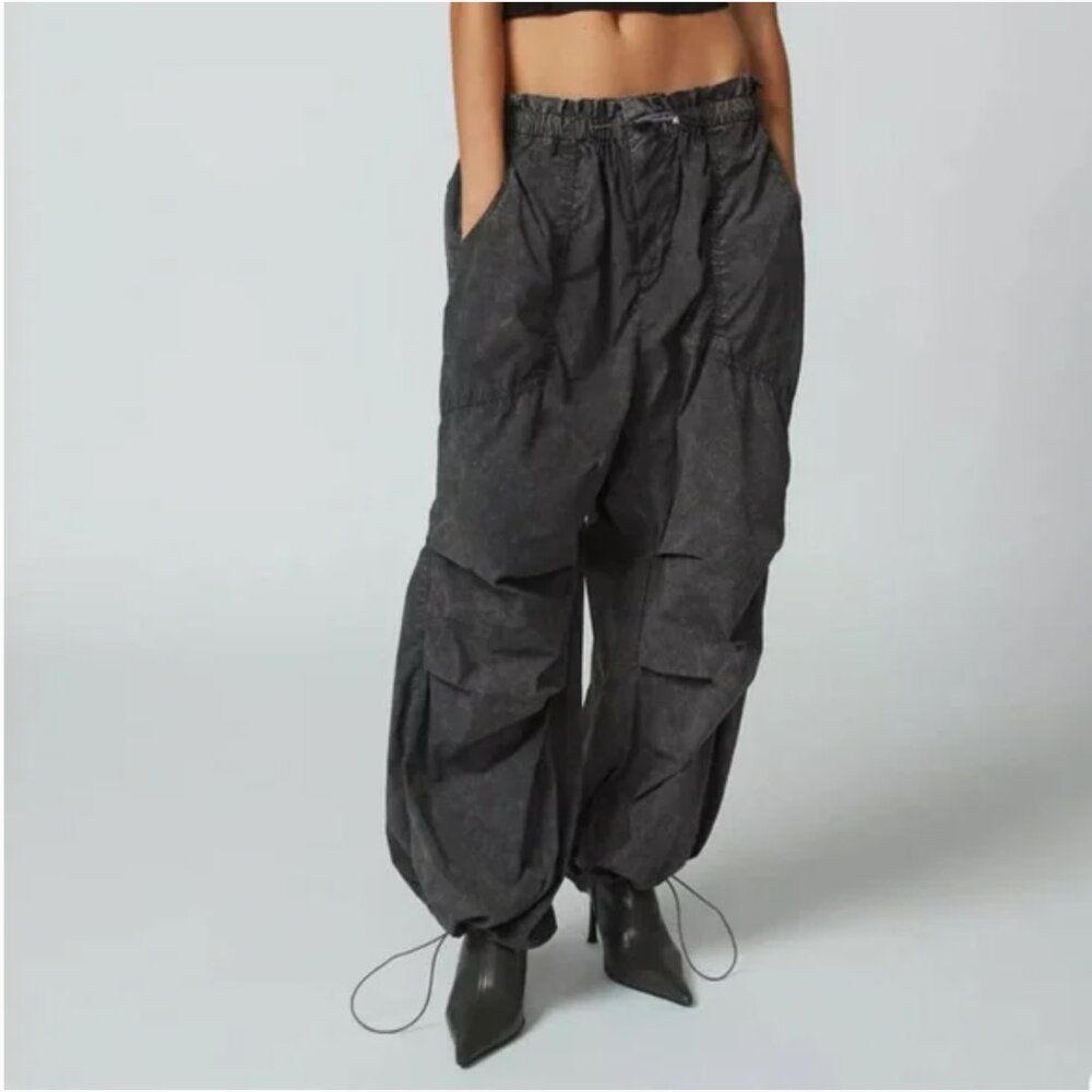 NWT UO Sloan Nylon Baggy Balloon Pant
